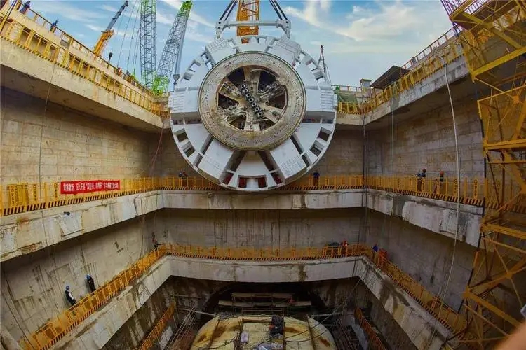 盾構建築午夜福利院在线观看